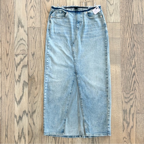 NWT Wild Fable Mid Low Rise Light Blue Slip On Denim Raw Hem Skirt Size 4R - Picture 4 of 13